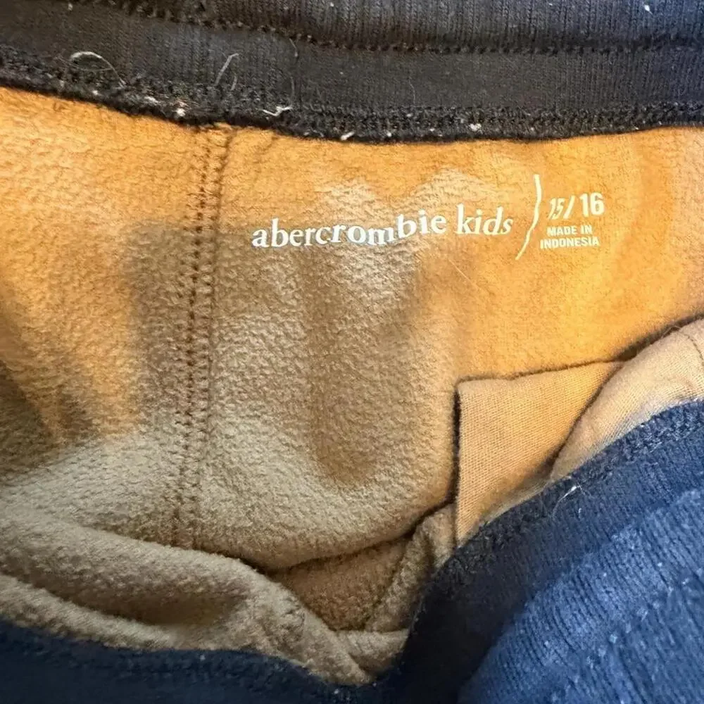 Abercrombie Kids Men's tan brown